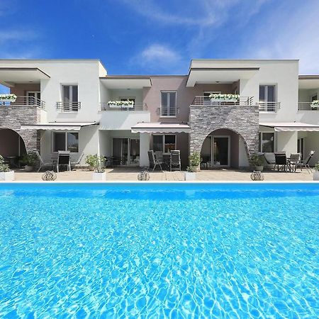 Apartments Punta Privlaka  Exterior foto